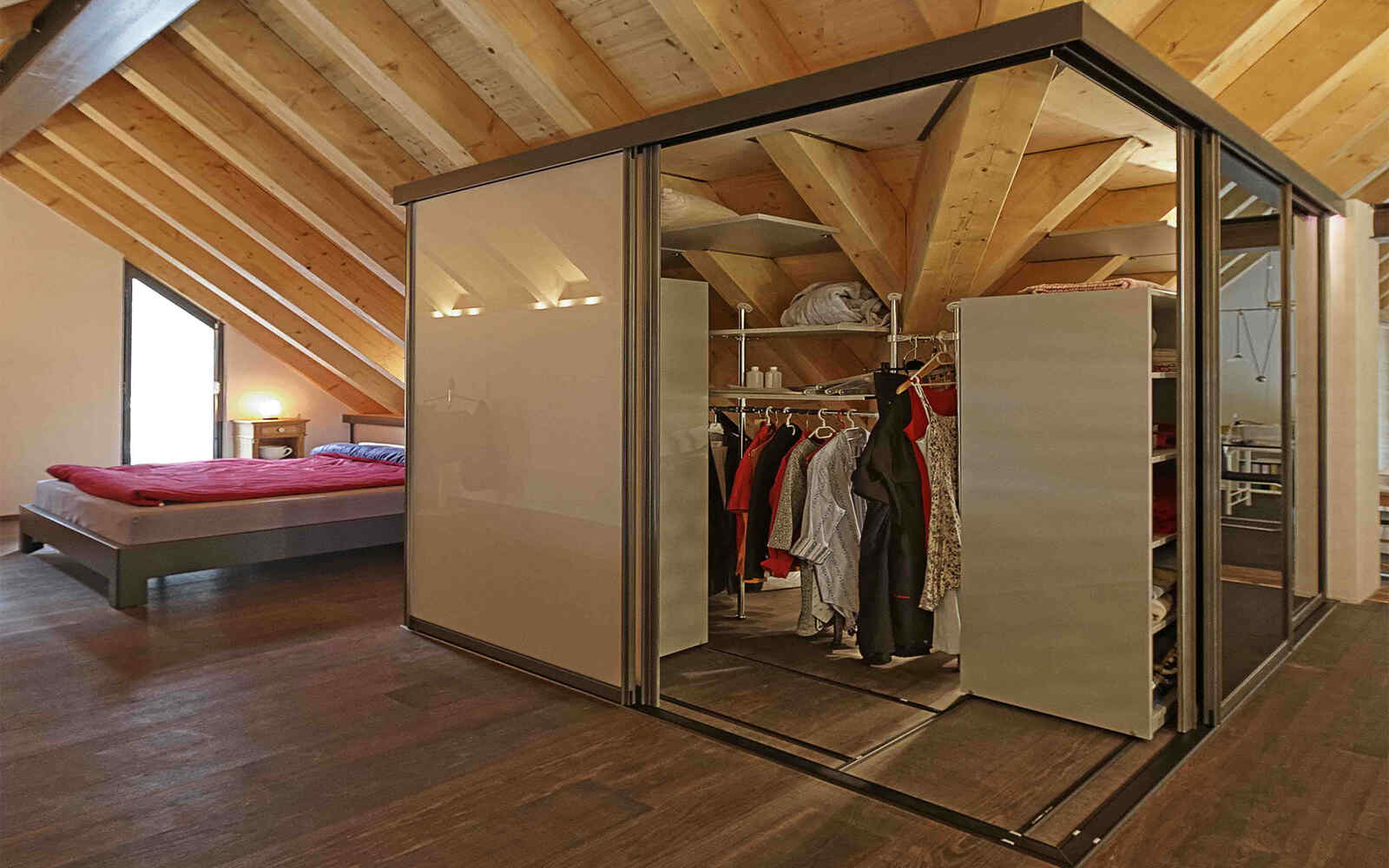 Begehbarer Kleiderschrank