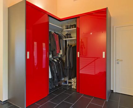 Hochglanz Ecklösung Silber Rot Lain 2