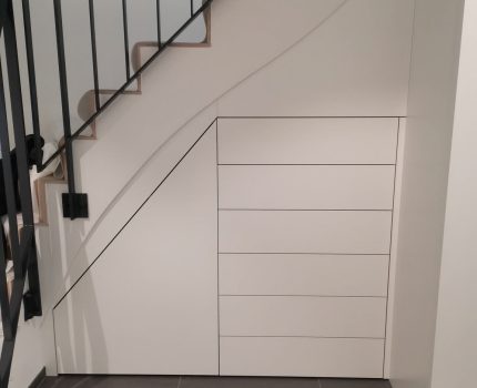 Schrank_unter_der_Stiege_006