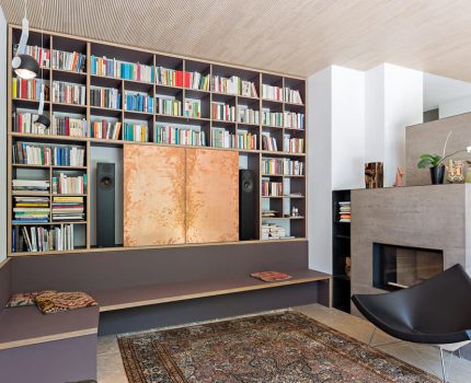 Wohnwand mit Sitzgruppe für Bücher, Fernseher und Stereoanlage im Wohnzimmer Wettingen 0
